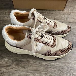 Women’s Oasis Society Leopard print tennis shoe size 7.5